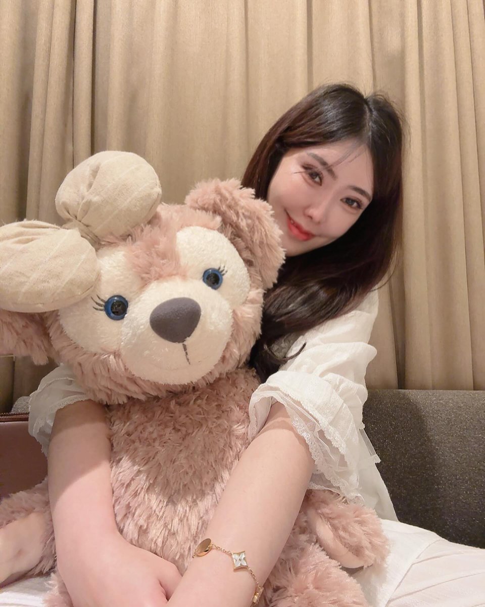 LeeoxMei's tweet photo. How do I find a honest friend and partner💔😔❤️
如何找到一位誠實的朋友和伴侶 💔🙂❤️ https://t.co/btX0WUWQjE