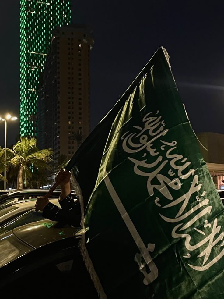 SyirlD's tweet photo. #اليوم_الوطني_السعودي_٩٦ - #SaudiArabia 
كل عام وأنتِ أرضنا الحبيبة، وقادتها وأمراؤها وشعبها بالعز والرخاء والأمن والأمان مدى الحياة، في كل يوم يمرّ يزداد ولائي وفخري وشرفي ومحبتي العميقة لأرضي، ووطني وبلدي، ومهما كتبتُ لن يفيَ الكلام حقها 💚💚💚💚. https://t.co/uSCE4XxQRi