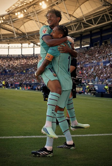 10InfoBlaugrana's tweet photo. Un 10 de la cantera del Barça y un 11 brasileño https://t.co/whqG8fKcvq