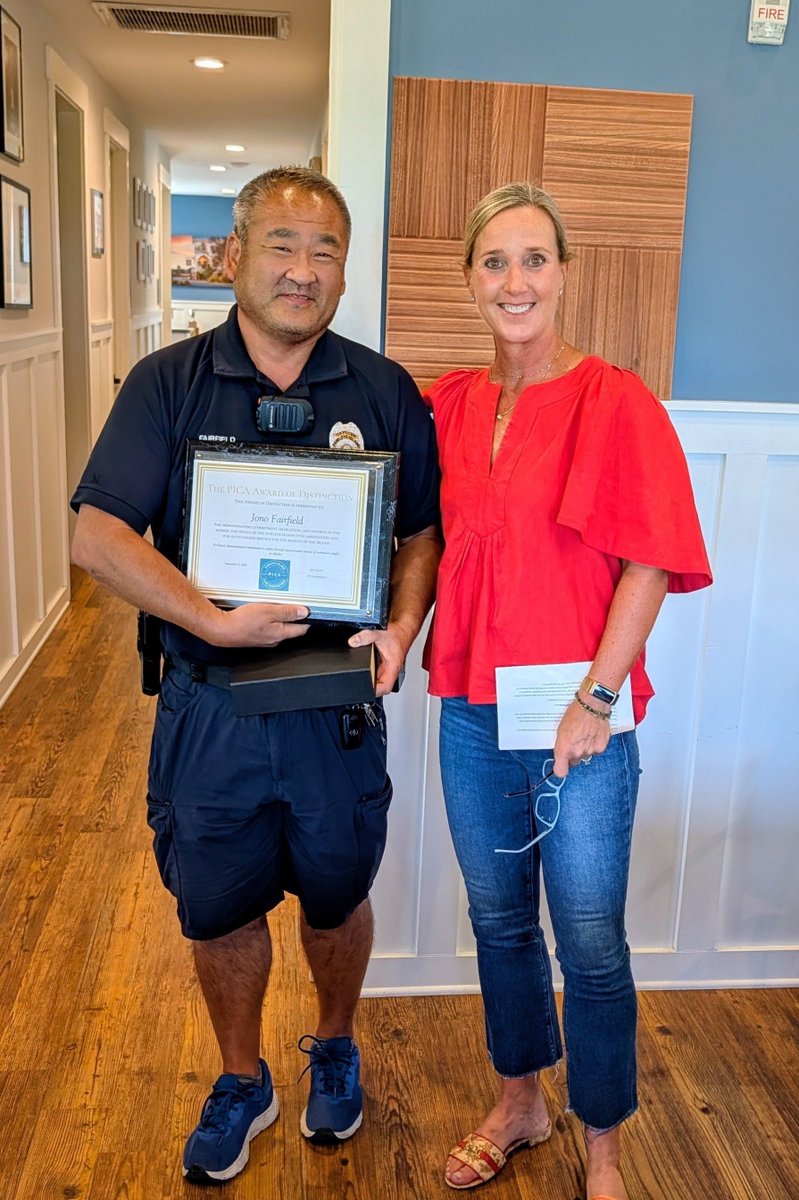 PawleysIslandPD's tweet photo. The Pawleys Island Civic Assn recognized Det. Fairfield at last evening's council meeting. PICA President Jen Groce lauded him for his dedication, service and recent water rescue situations he was involved with. We are grateful for our civic partners &amp; proud of our officers! https://t.co/YhD40r4fP3