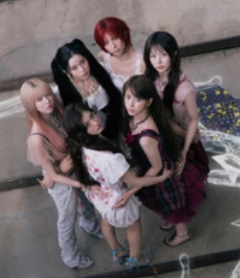 loreliteaa_'s tweet photo. THEY LEAKED THIS BUTTT BAE RED HAIR AND LILY WITH PINK https://t.co/WH7Zy3c2QE