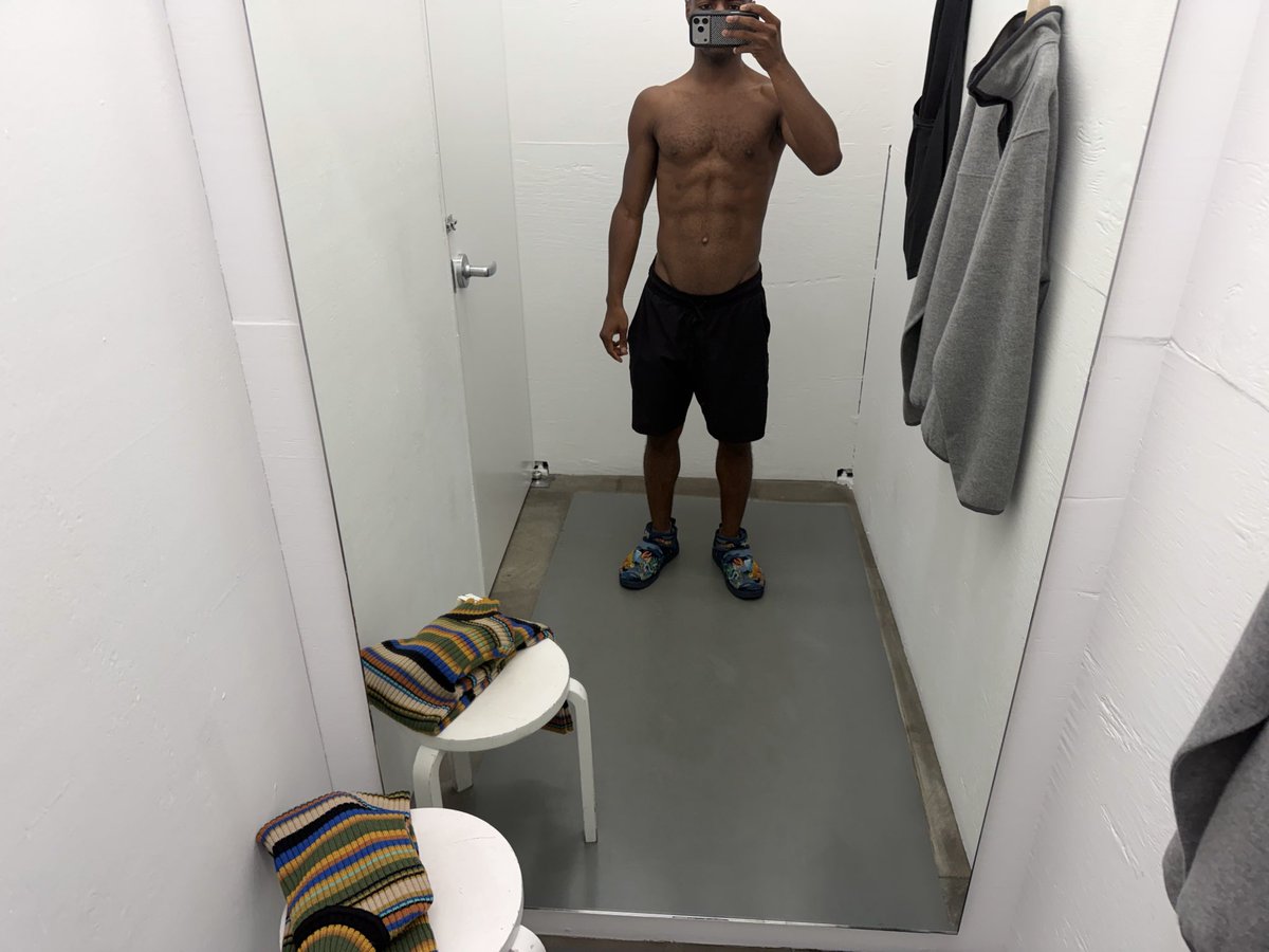 tyrelllhampton's tweet photo. I hate shopping https://t.co/FA3Ox9K57v