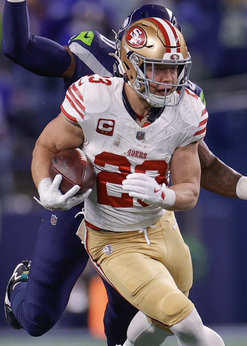 PolymarketBlitz's tweet photo. 🚨 𝐒𝐓𝐀𝐓 𝐓𝐇𝐀𝐓 𝐒𝐎𝐔𝐍𝐃𝐒 𝐅𝐀𝐊𝐄: 
Christian McCaffrey has scored exactly 50 touchdowns with both his teams.

Panthers:
• 32 rushing TD
• 18 receiving TD

49ers:
• 32 rushing TD
• 18 receiving TD

Perfectly balanced as all things should be. https://t.co/SkGDCZIHiP