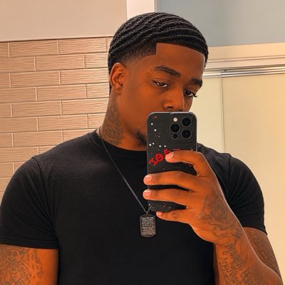 Breadwinner_Tae's tweet photo. #NewProfilePic https://t.co/6EuyHuQBR7