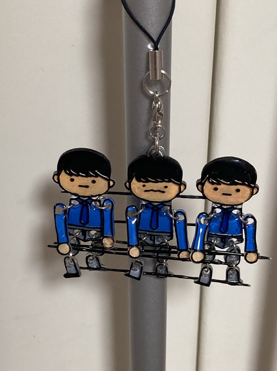 jd_bwl's tweet photo. ついに完成しました！
期待するようなぷらぷらは得られませんでしたが、見た目はイメージ通りだからこれはこれで満足☺️

#バッハの旋律を夜に聴いたせいです 
#サカナクション 
#ファンアート https://t.co/T3nHreczC5