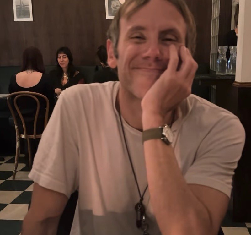 beheadingvideo's tweet photo. does anyone know what to do https://t.co/chLFHHM3xd