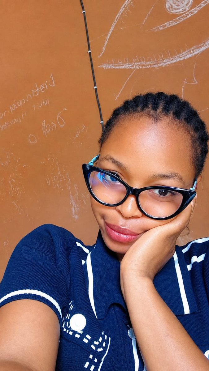 ebubechukwu203's tweet photo. Dear girls, your future should be your number one priority. ❤️

Love is beautiful, relationships are beautiful, but never forget to have something of your own. Your future matters. Your dreams matter. You matter. 🫶🏽 https://t.co/PAeFmlKLaT