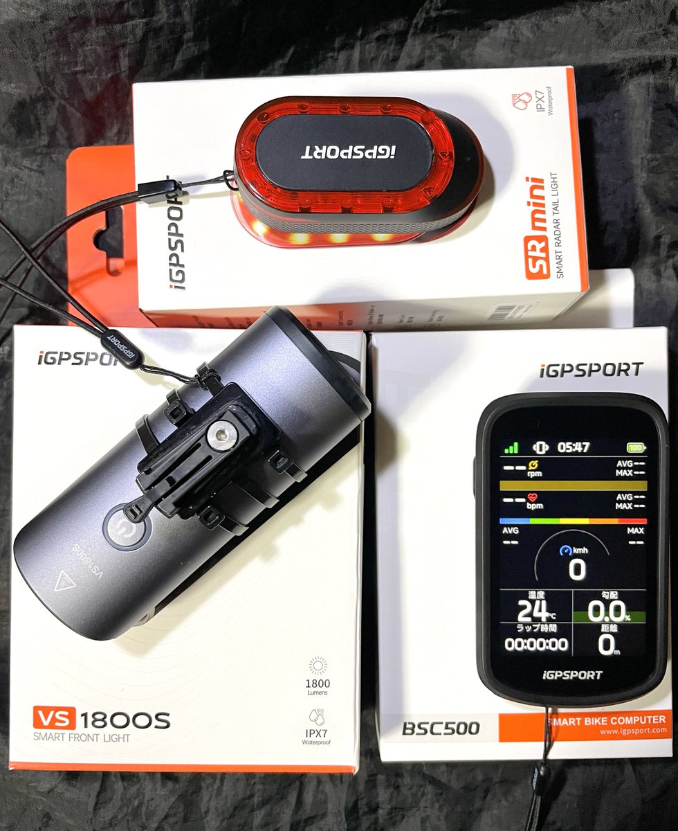 satmacsat's tweet photo. igpsport様より商品提供されておりません

全て自腹購入させて頂いております

普通に良いのでオススメです

それより気になるのは「igpsport」を「アイジーピースポーツ」と呼ぶ事
Sがないから「アイジーピースポート」なのでは？と気になって夜しか眠れません

#igpsport #bsc500 #vs1800s #srmini https://t.co/ZYLL3Uhn33