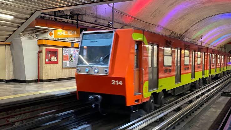 osvaldoags's tweet photo. Otra vez la SEMOVI mostrando su desprecio y odio por el METRO, el transporte público más eficiente, rápido y eficaz para que las ciudades desincentiven el uso de auto. Parece que tienen prohibido promover el metro porque no quieren que la gente les pida que construyan más. 🚇 🚊 https://t.co/JiW3NgeCwd