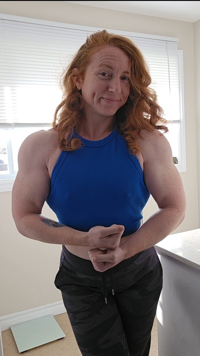 fitlilredhead's tweet photo. Which picture is your favorite? 💙 https://t.co/zR8YywvweI