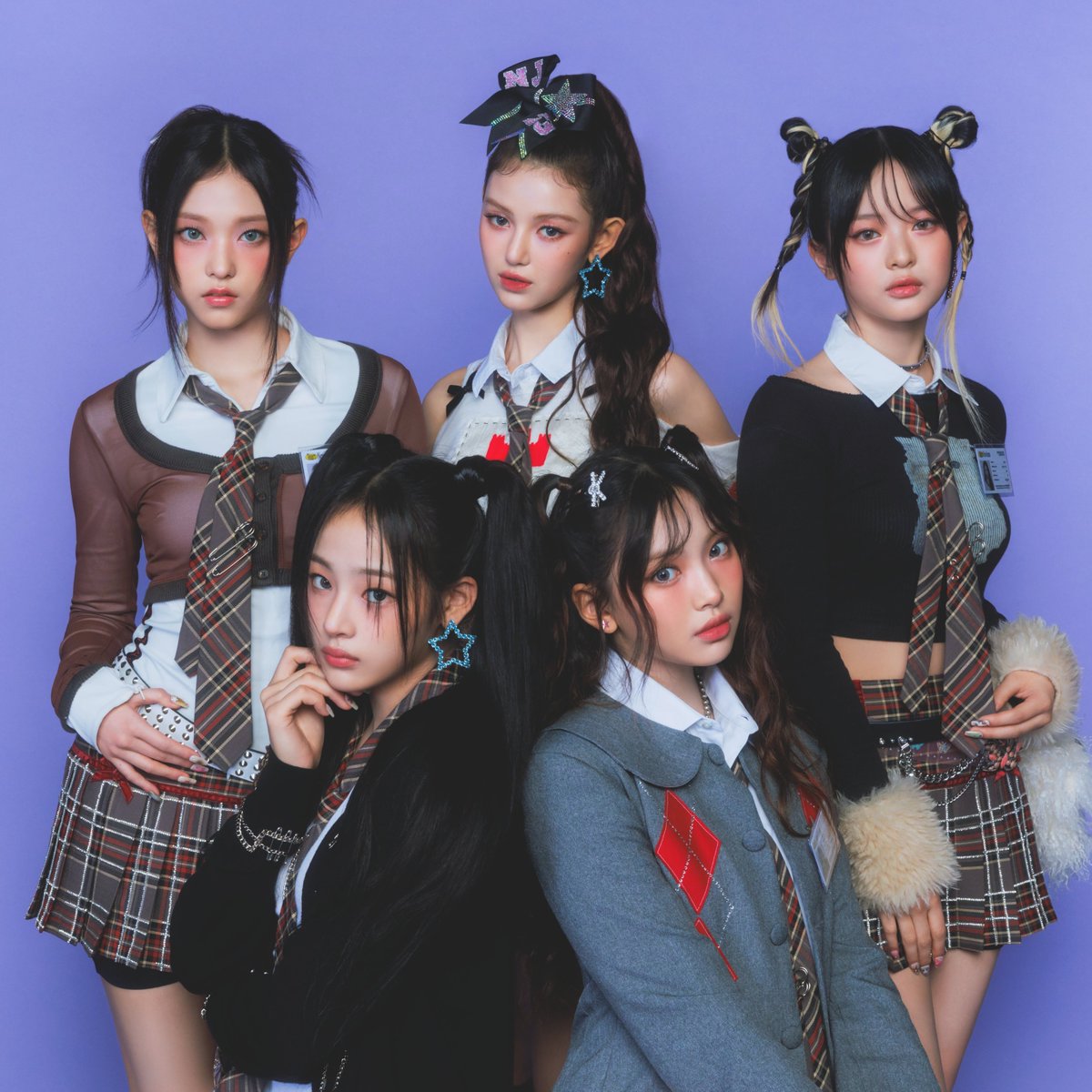 AboutHatePlus's tweet photo. HYBE has filed another $100 million lawsuit against NewJeans.
   
A HYBE representative commented, “NewJeans repeatedly violated company policy by releasing music that people actually wanted to listen to.”

(https://t.co/eI0PtnCyg1) https://t.co/CsgAnobVqd