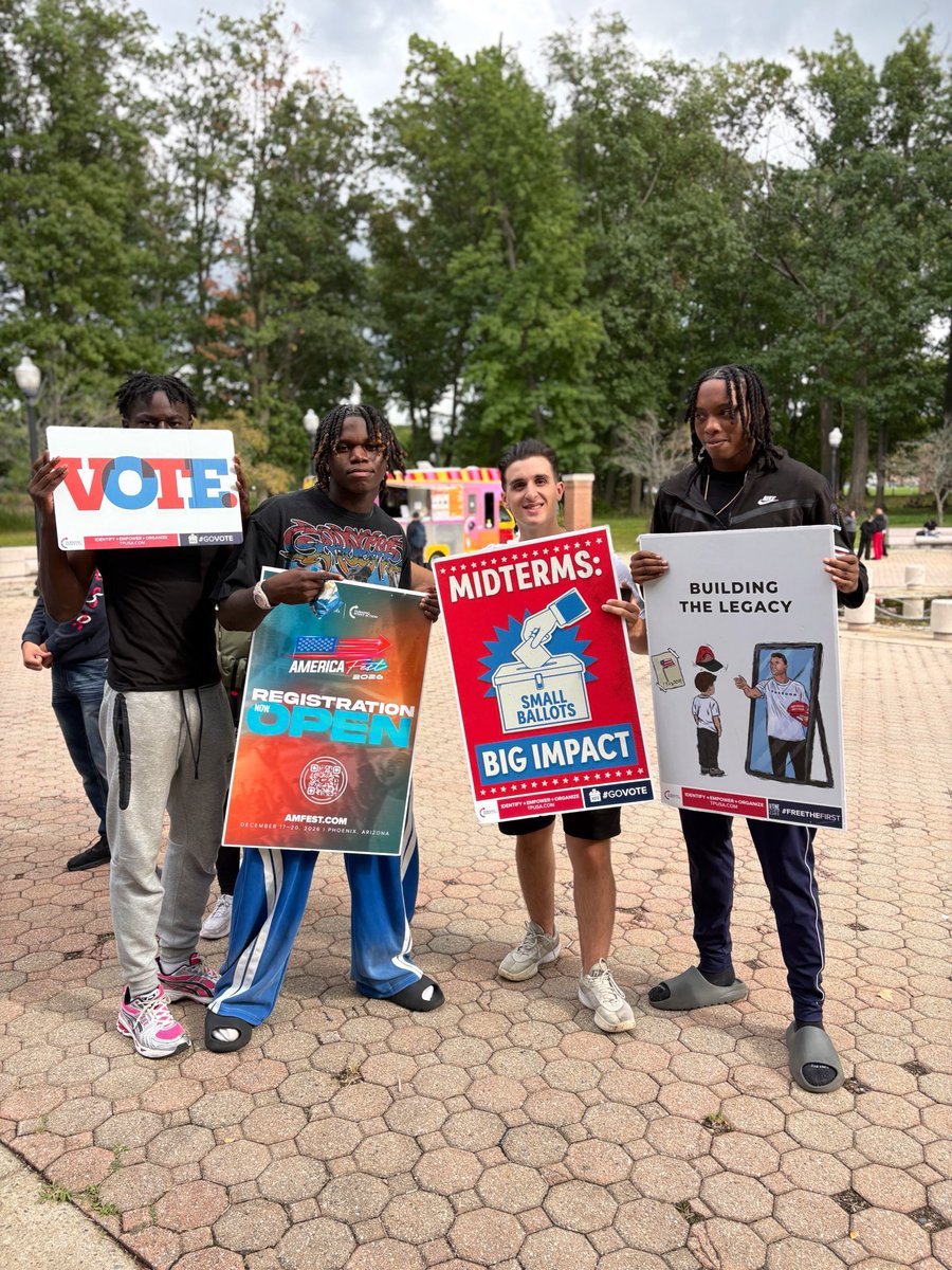 AnthonyRomano8's tweet photo. There may’ve been a threat of bad weather today, but the threat of losing our country as we know it is at hand so we had to get to work

Today, our @tpusastudents at the College of Staten Island with their @TPUSA chapter helped over 20 students check their voter status on campus https://t.co/BmY2sKbXhQ