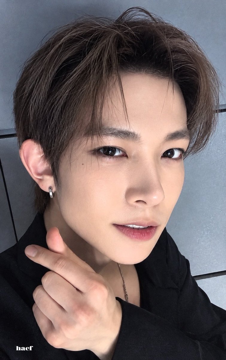 aunodec tweet picture