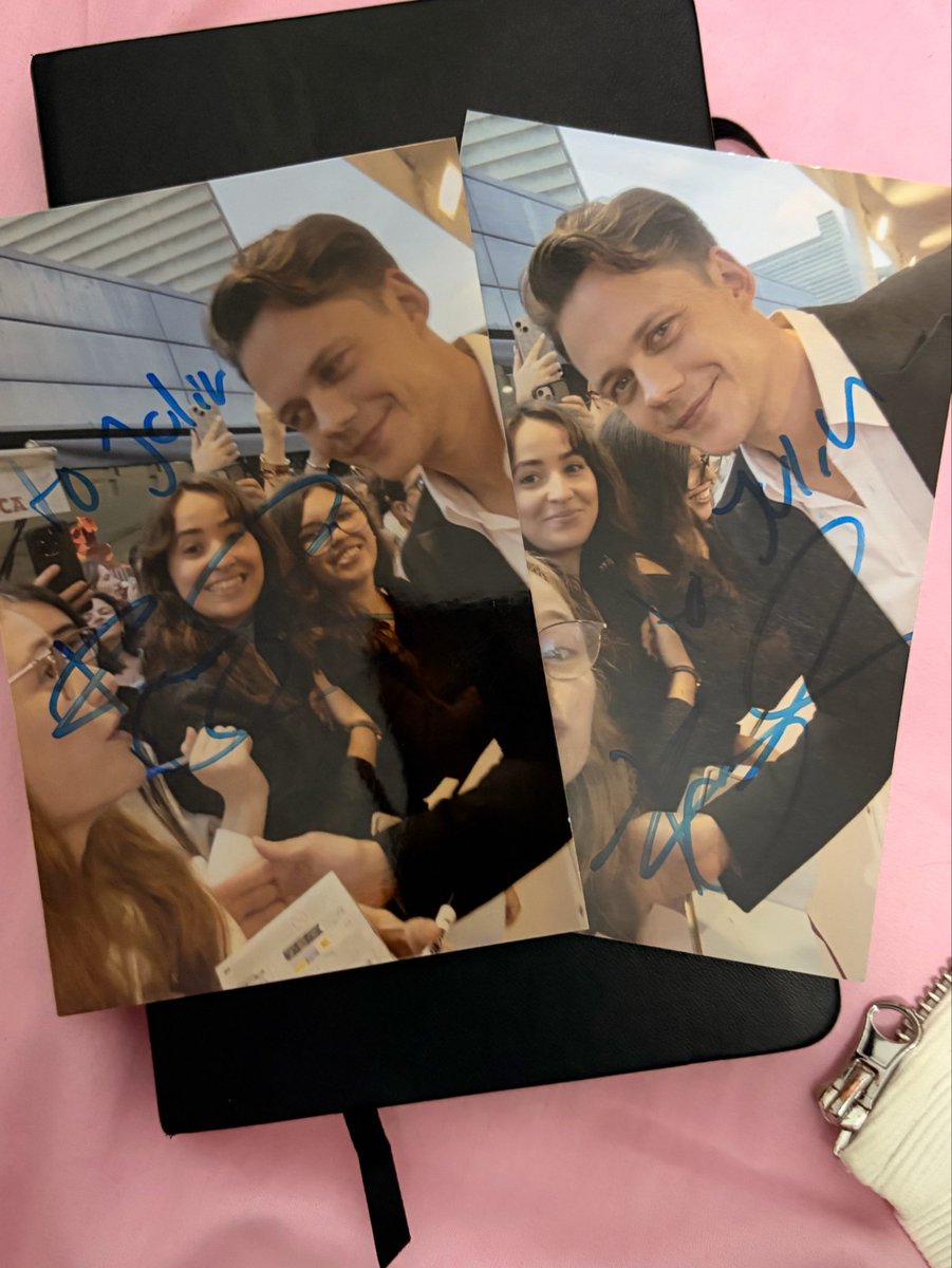 JuliaBlackk's tweet photo. Depois de três dias tendo desencontros com o Bill por causa de MINUTOS, hoje eu finalmente consegui reencontrar ele e outra vez ele foi um amor de pessoa e ainda me reconheceu 🥹❤️.

#billskarsgard https://t.co/jtM9lQiAOM