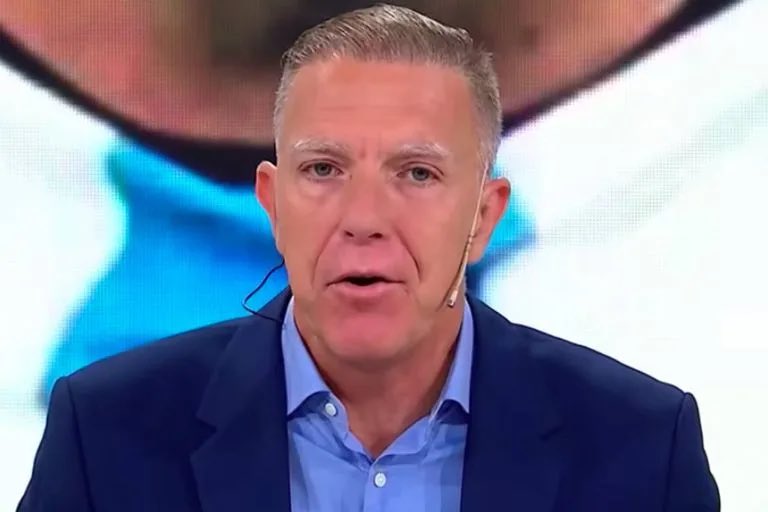 porqetendencias's tweet photo. “RAPPI”

Porque después de quedarse desempleado Alejandro Fantino tuvo que recurrir a repartir comida para llegar a fin de mes. https://t.co/9CsB2ZKGhy
