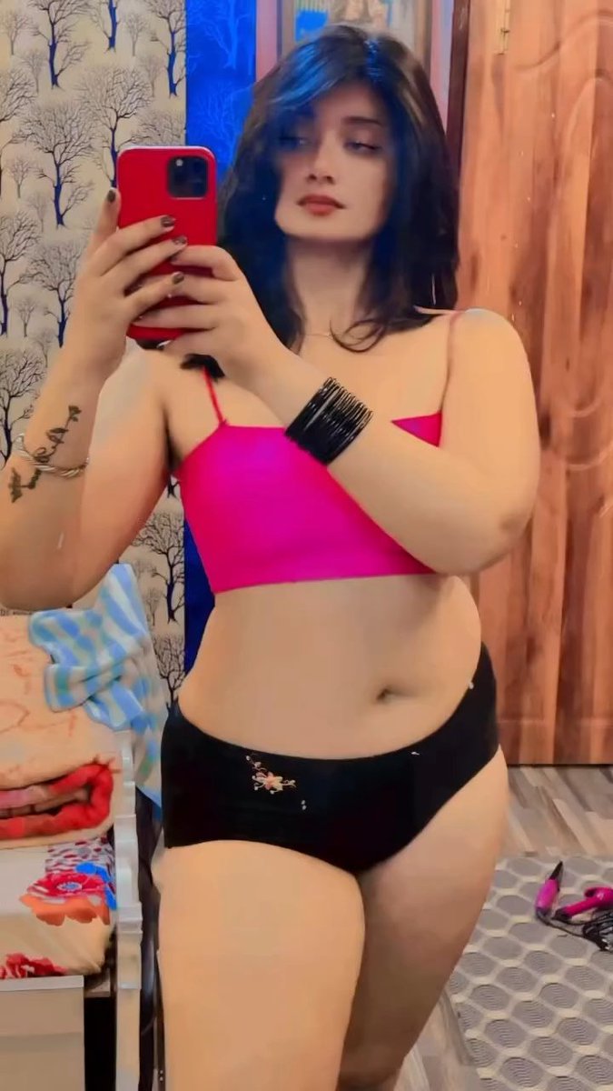 frozen_fever___'s tweet photo. Who is she 🔥 🥵 

#foryou #foryoupage #fyp #explorepage 

#navel #IranIsraelWar 
#IranWar #Iran #Midriff #Saree #SareeLove #SareeStyle #SareeFashion #SareeLover #SareeGoals #SareeVibes #SareeDiaries
 #viral #trending #love
#sexy #hot https://t.co/oZujZYElJT