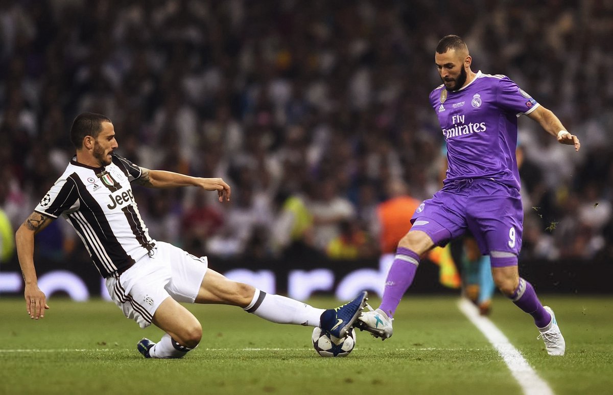 _gjr7's tweet photo. صافرة البداية
بدأ النهائي، وبدأت معه واحدة من أكثر ليالي ريال مدريد شهرة في أوروبا. يوفنتوس دخل بقوة، وريال مدريد حاول فرض أسلوبه والسيطرة على الكرة.
#APorLa12 | #UCLFinal | #JuveReal https://t.co/CXBC5O9P9C