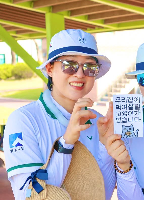 rainier010227's tweet photo. 먹여살릴고양이본인⬇️ https://t.co/ryXzH3JpkV