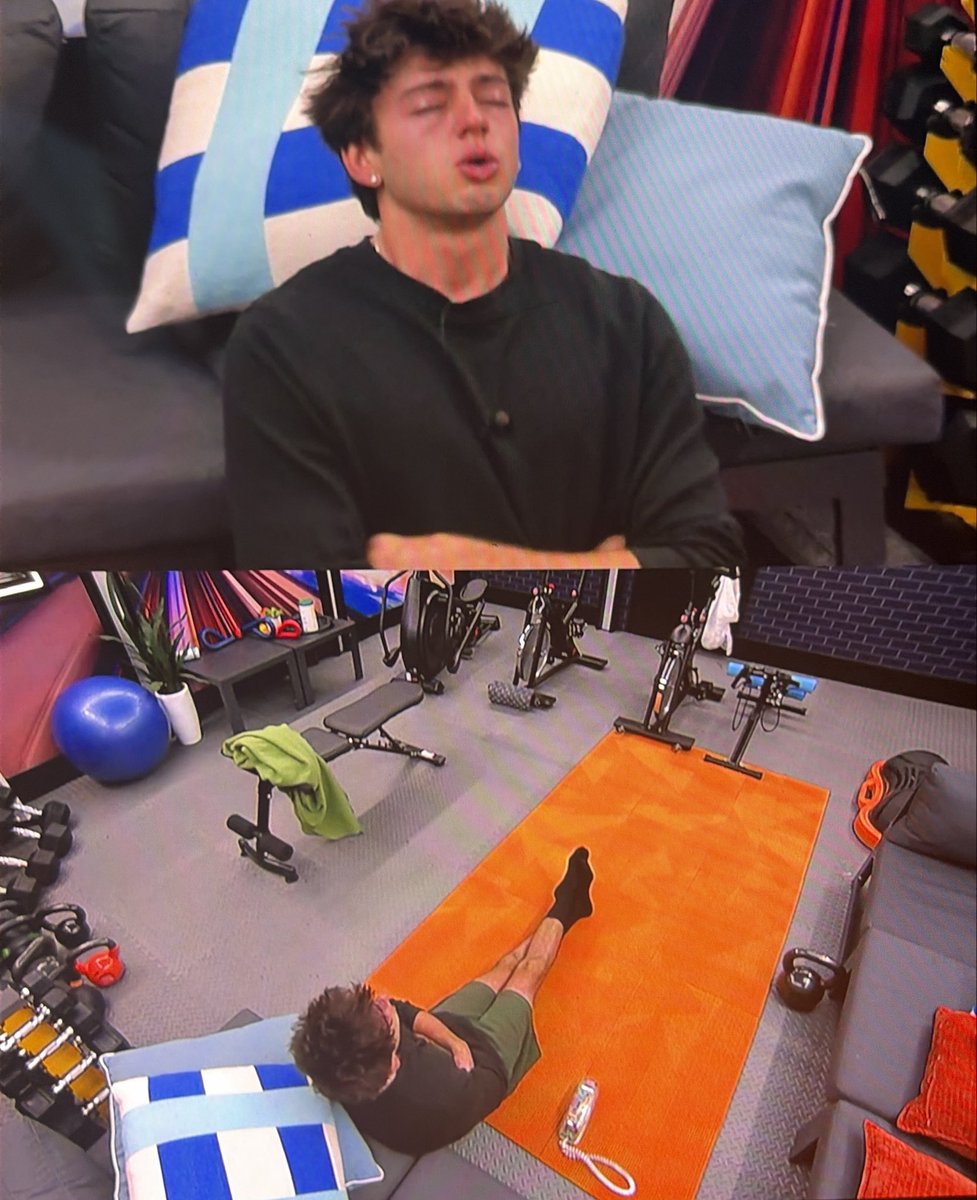 iloveeava's tweet photo. HES CRYING WITH THE PHONE FUCKING KILL ME OH MY GOD #bb28 https://t.co/hwwZixmHgl