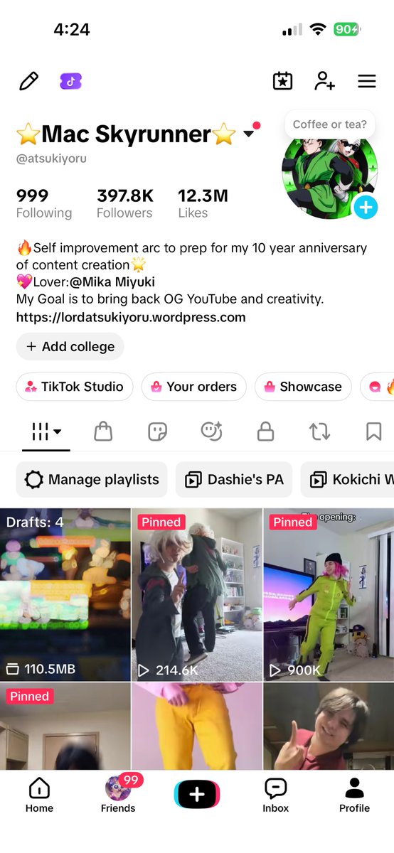 LordAtsukiYoru's tweet photo. @cherishatelier Copying Instagram which is currently already the most hated social media app of the mainstream ones, look at mine yours looks a smidge better 😭 https://t.co/CdnoKSECfP