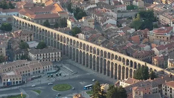 Cerni_report's tweet photo. @AzizDaouda No se había tirado aún el tal profeta a su prima menor y esta obra llevaba ya 500 años en pie. https://t.co/IOu7fnZWOX
