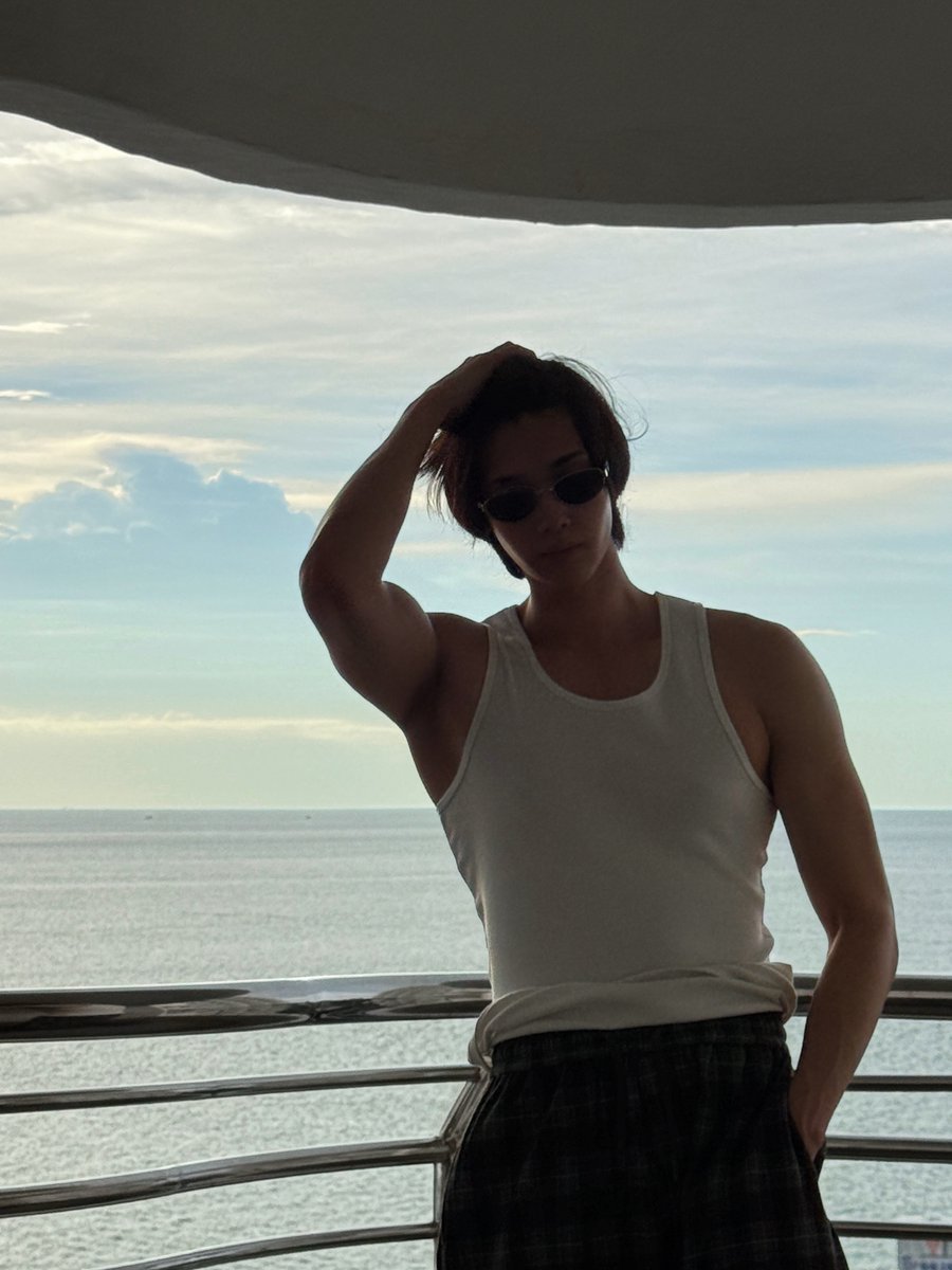 sharkbu0y's tweet photo. ᝰ.ᐟ #kaezijunyuinthailand

busy collecting memories and ignoring notifications. but i promise that i will get back to everyone soon, and hope to see my oomfs in excellent top rare mint condition. (: https://t.co/NHCYfJFT5V