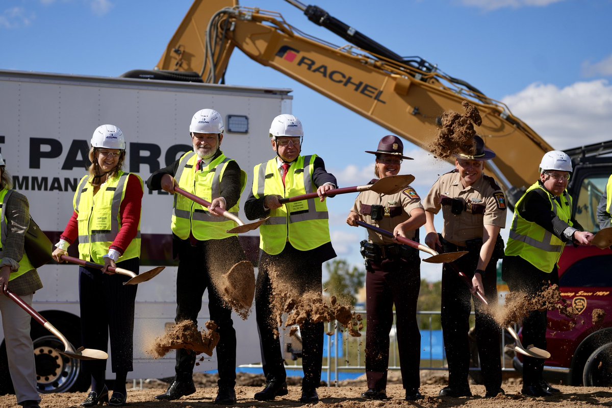 GovTimWalz's tweet photo. Today we broke ground on a new State Patrol Headquarters - our latest investment in the men and women who raise their hands to protect and serve. https://t.co/jU9FjtTW7s