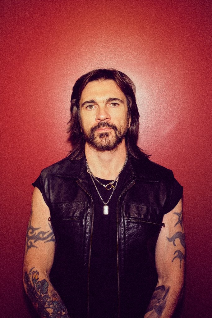 JUANES's tweet photo. North America Tour♥️🇺🇸🇨🇦 https://t.co/MDVf7qKWhX