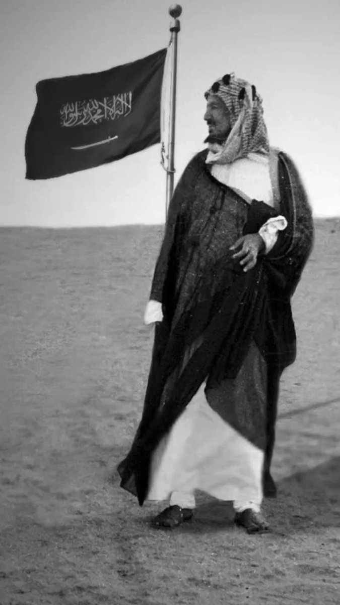 DOKNME's tweet photo. اللهم ارحم عبدك الملك عبدالعزيز واجعل قبره روضة من رياض الجنة وأجعله يارب رضياً ضاحكاً مستبشراً بين روض وريحان وأجزه عن السعوديين خير ماجزيت وأغمره يارب برحمتك وعفوك وجزيل عطاياك https://t.co/uvYBeRlOht