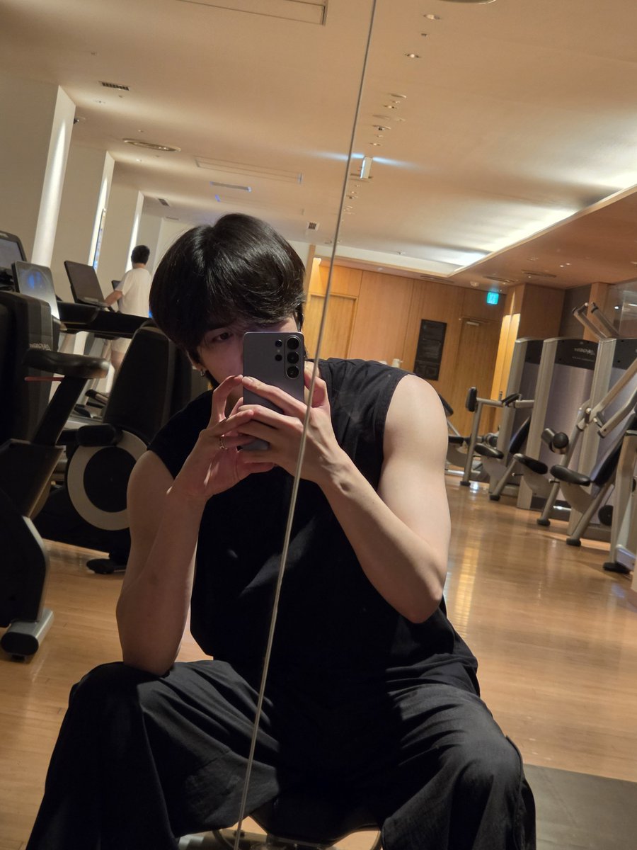 KYH_daily's tweet photo. 260923 💌🍞 https://t.co/Eocz9CVE0d