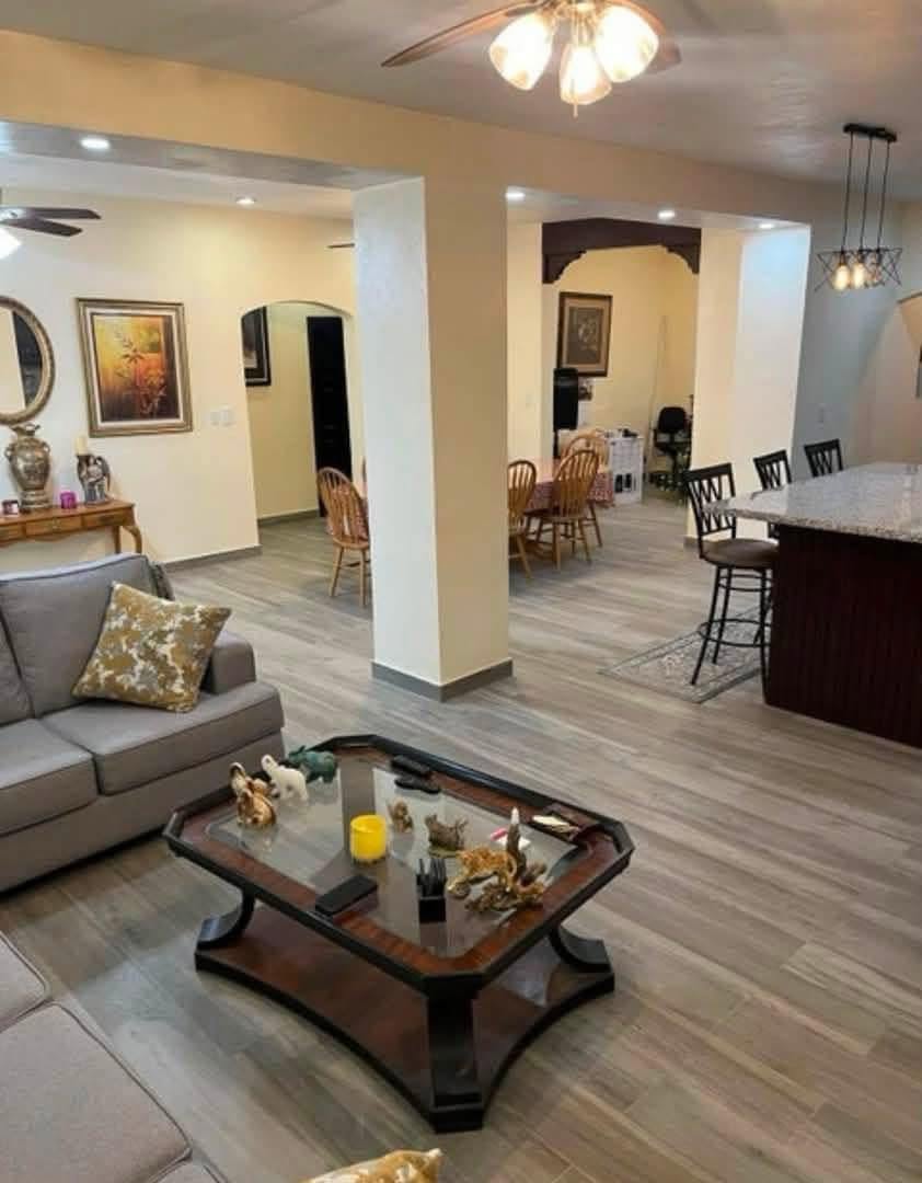 RPrealtor2024's tweet photo. Built for the future! well-constructed and engineered to add a 2nd floor addition - instant equity potential! this home is ready for you to make it your own - priced to sell! 2BD/2BA   $152,000.00 USD
#realtors #remaxlegacy #rockypoint #fernizarealestate #beachhomes #oceanliving https://t.co/Qrzq7RKzxs