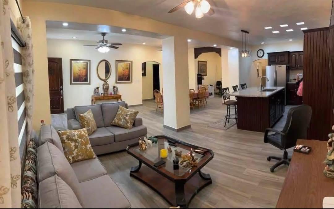 RPrealtor2024's tweet photo. Built for the future! well-constructed and engineered to add a 2nd floor addition - instant equity potential! this home is ready for you to make it your own - priced to sell! 2BD/2BA   $152,000.00 USD
#realtors #remaxlegacy #rockypoint #fernizarealestate #beachhomes #oceanliving https://t.co/Qrzq7RKzxs