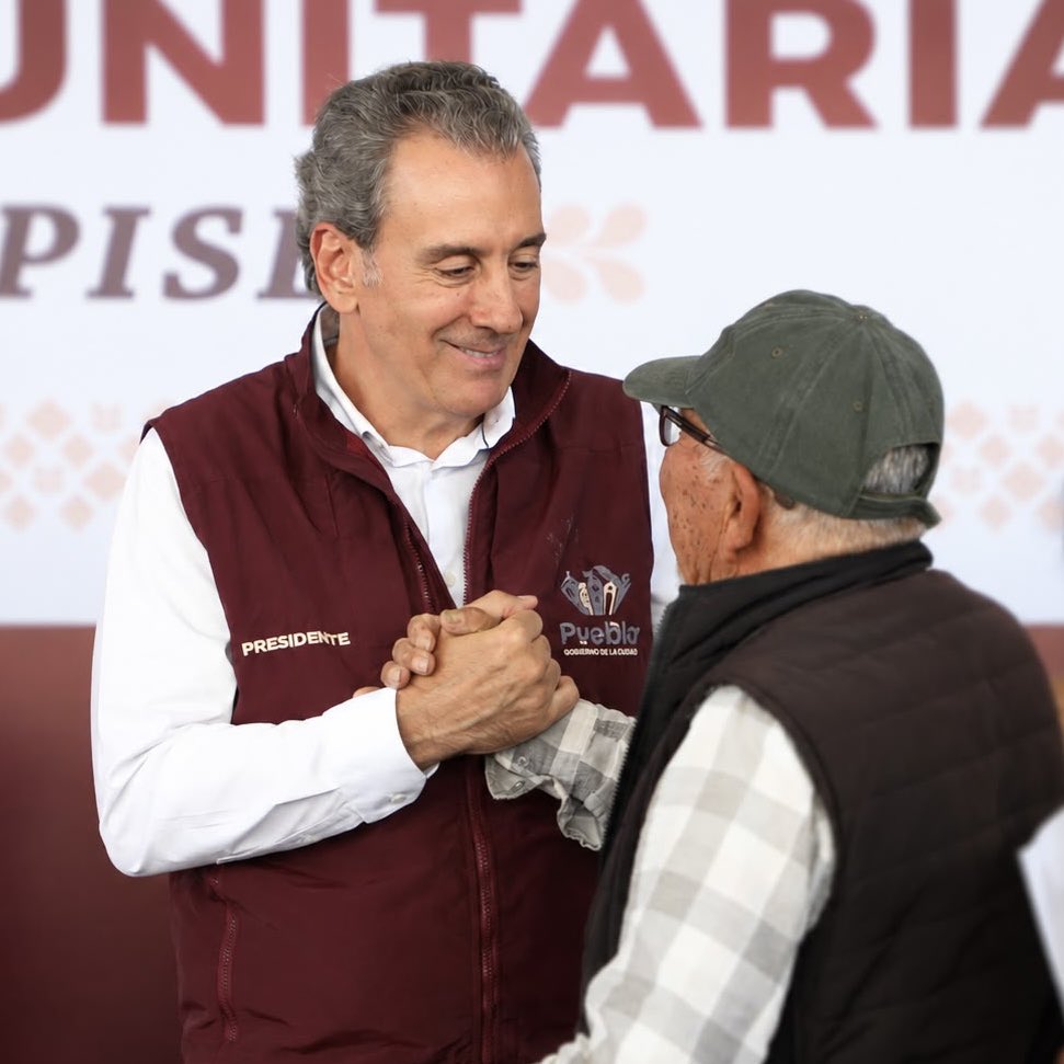 pepechedrauimx's tweet photo. 🌱 A través del Programa Integral de Sostenibilidad y Economía Comunitaria #PISEC, entregamos apoyos en la Junta Auxiliar de San Andrés Azumiatla para fortalecer la producción de mezcal, hongos y agave.
Con capacitación, acompañamiento e insumos, brindamos herramientas que fortalecen las actividades productivas, impulsan la economía familiar y contribuyen al bienestar de las comunidades. 🤝🏻