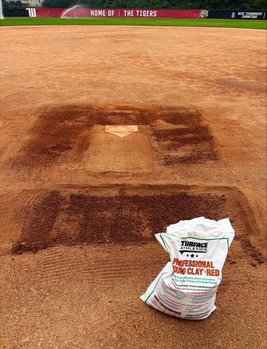 TurfaceC's tweet photo. Big shoutout to Coach Dan Davis and the @WittAthletics crew for keeping The Betty ready to compete! Turface 60/40 + Professional Mound Clay Red getting the job done where it matters.

Great fields don’t just happen. Shoutout to the crews who build them, maintain them and refuse to cut corners. 🔥