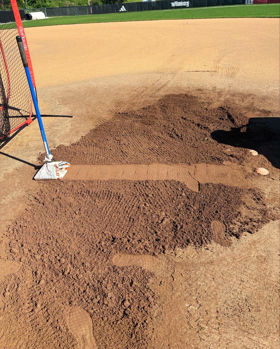 TurfaceC's tweet photo. Big shoutout to Coach Dan Davis and the @WittAthletics crew for keeping The Betty ready to compete! Turface 60/40 + Professional Mound Clay Red getting the job done where it matters.

Great fields don’t just happen. Shoutout to the crews who build them, maintain them and refuse to cut corners. 🔥
