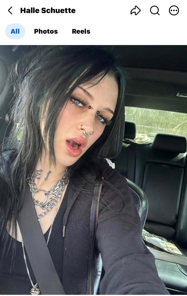 Savsays's tweet photo. Apparently she already deleted her Facebook account. But not before I could grab these photos of her. 

Before and after liberalism. https://t.co/Ood8nGBbQN