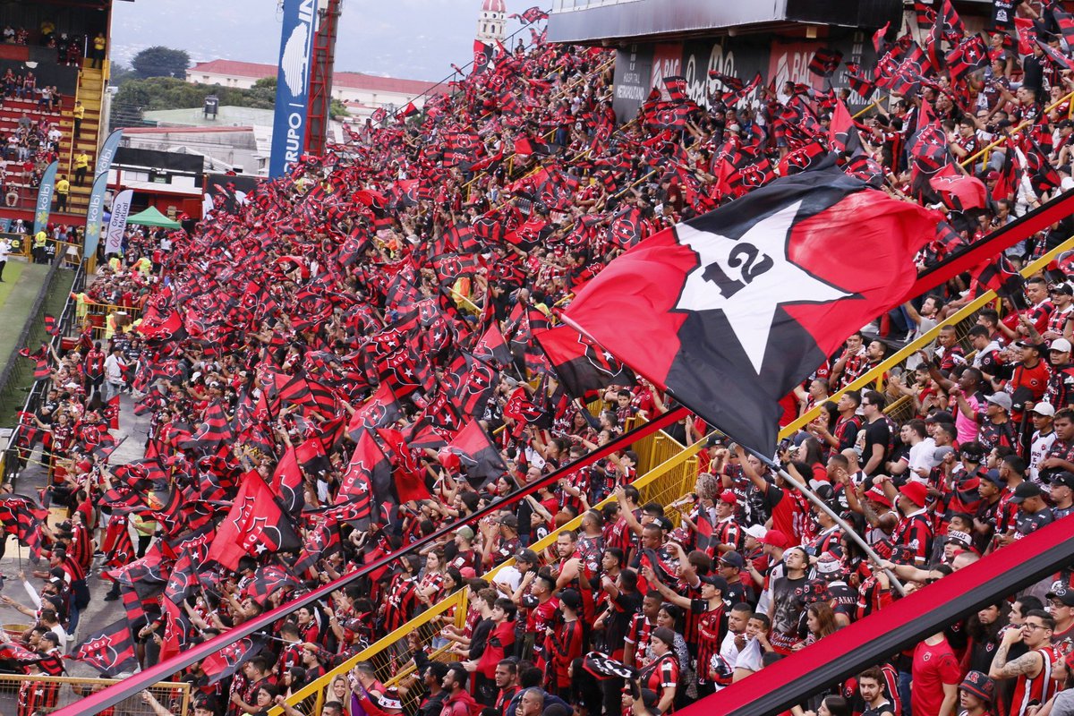 chagysesta's tweet photo. El movimiento popular más Grande de Costa Rica 🔴⚫️🔴⚫️🔴⚫️🔴 
No necesitamos prensa que venda mentiras, eso se nota en las calles https://t.co/8gZCrMqNEb