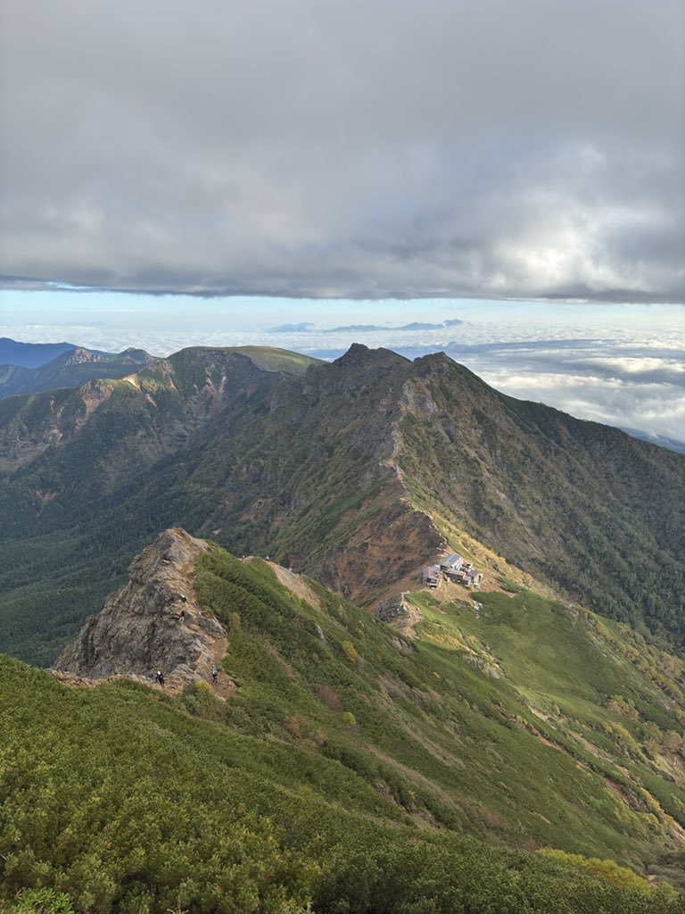 akadake2899m's tweet photo. おはようございます
今朝の気温は7度、天気は曇り
風は殆どありません

#赤岳 
#八ヶ岳 https://t.co/A2OXsWhNyM