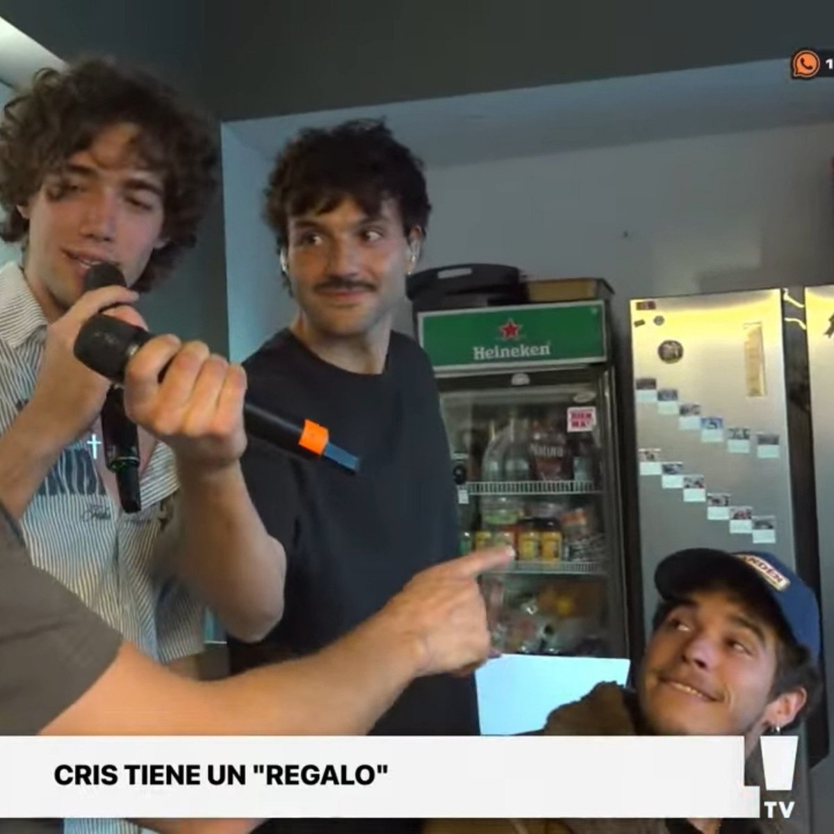 tayyferrari's tweet photo. REY Y ALVARO JQKWLDKNQNQ https://t.co/jriiol2zG7