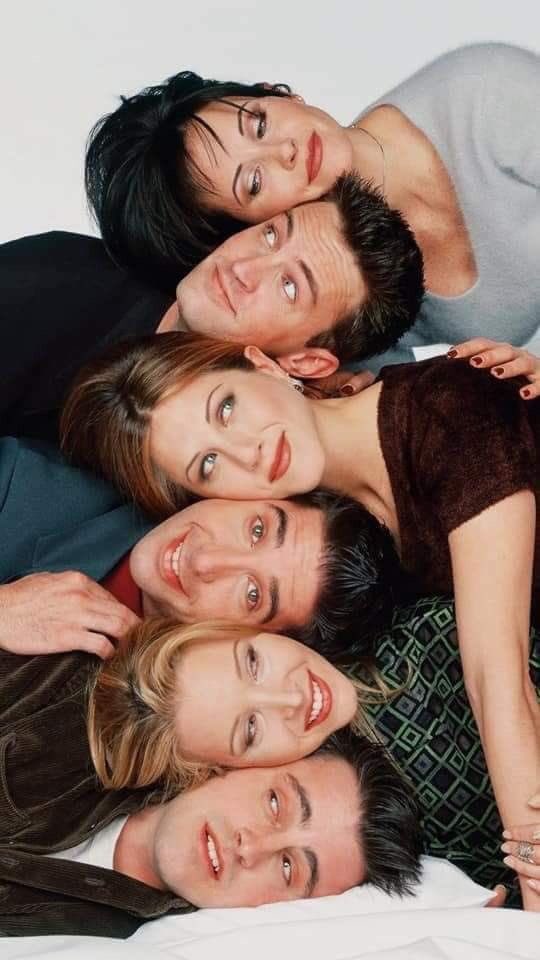 Blancaa06's tweet photo. La mejor parte del día es cuando pongo Friends para dormir❤️‍🩹 https://t.co/CSuJbudG4w