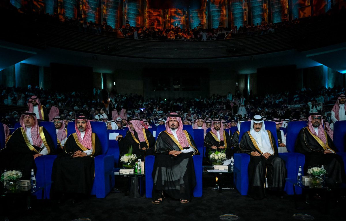 News_Almadinah's tweet photo. سمو أمير منطقة #المدينة_المنورة #سلمان_بن_سلطان يرعى الحفل الذي نظمته أمانة المنطقة بمناسبة #اليوم_الوطني_السعودي، في مركز الملك سلمان الدولي للمؤتمرات، وذلك بحضور معالي أمين المنطقة م. فهد البليهشي، وعدد من المسؤولين وأهالي المنطقة. https://t.co/8H6G4szAAQ