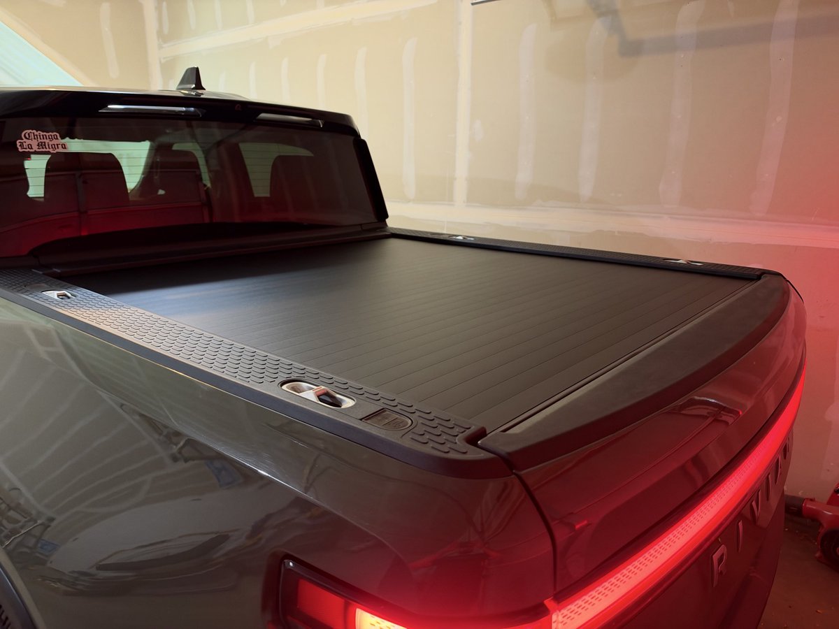 frontrangedev's tweet photo. New tonneau! This thing is slick https://t.co/Xd8O1eNs6S