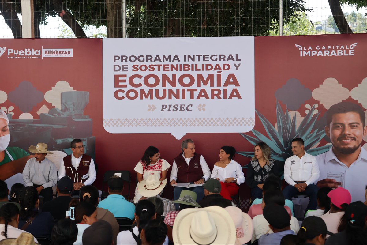 NoraMEscamilla's tweet photo. Acompañamos al Presidente Municipal @pepechedrauimx en la entrega de apoyos del Programa #PISEC en San Andrés Azumiatla 🌱

Mezcal, hongos y agave — herramientas reales para fortalecer la producción comunitaria y el bienestar de las familias. Así se apoya la economía desde el territorio ❤️

#El12EnMovimiento #SiempreEnTerritorio