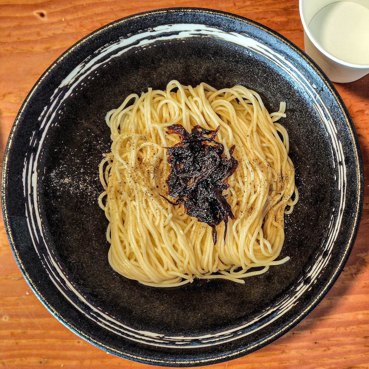 Goto_1965's tweet photo. “ラーメン”の記録
2026.09.22 訪問 
#いりこそば暁（横浜 弘明寺 丿貫 はなれ）
淡麗いりこ（1,000円）
拌麺（350円）- 和え玉

#黄金町 https://t.co/Nf3xse8WzL