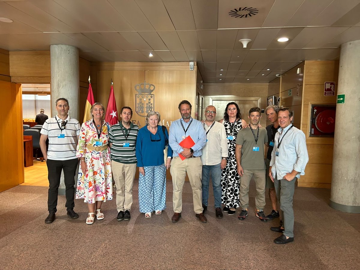 JLUISGARCIAS22's tweet photo. En la comparecencia de @OICastro como Pte. del Comité de Empresa de @112cmadrid  ha expuesto la falta de voluntad de @IdiazAyuso para resolver la lamentable situación de los @bomberos_infoma y de los gestores de emergencias del 112. Desde el @psoe_m les seguiremos apoyando. https://t.co/ryPP14YLrb