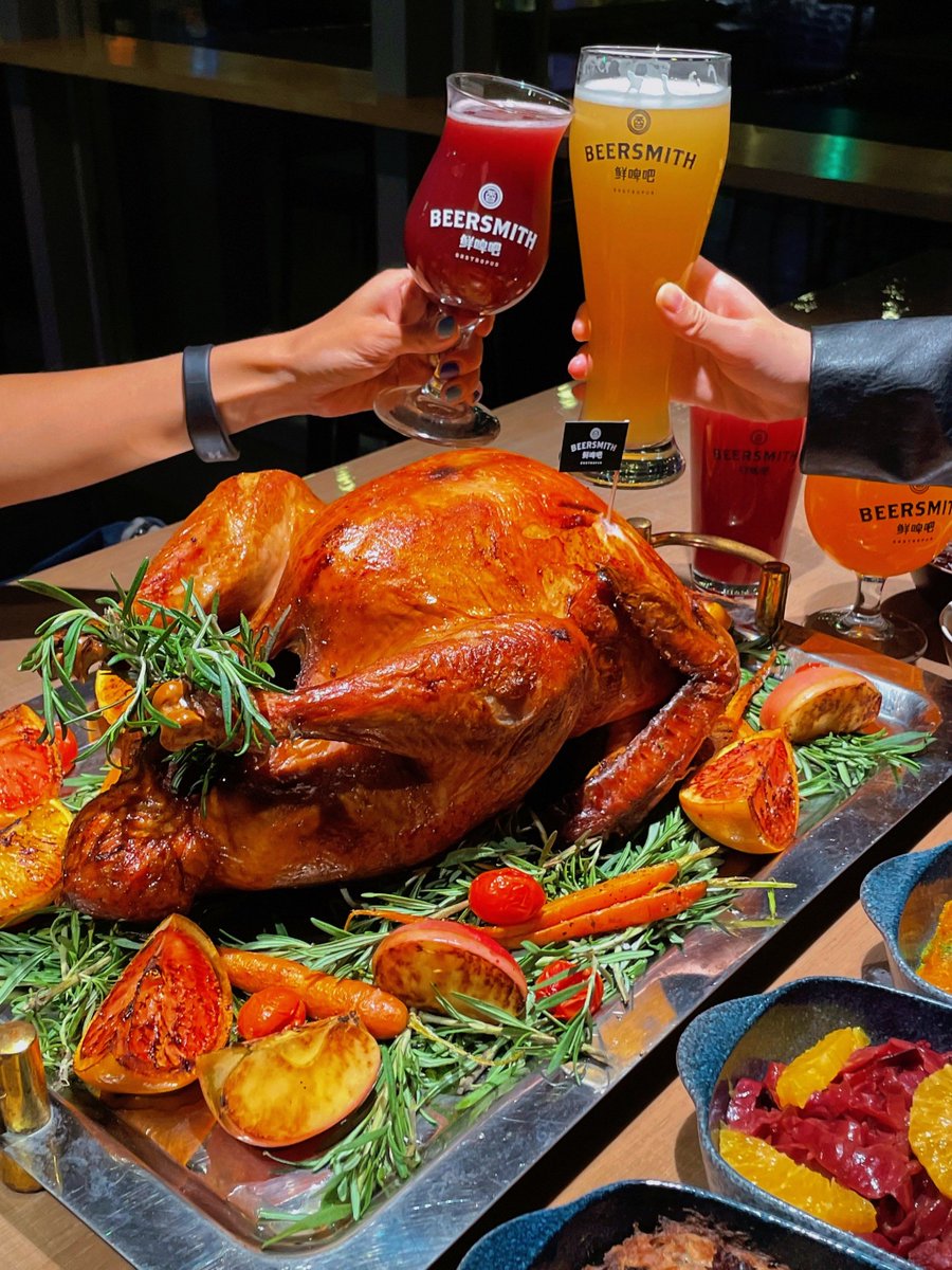 ImRabell's tweet photo. Thanksgiving feast just landed! Creamy pumpkin soup, herb-roasted turkey, and warm apple pie – perfect for cozy gatherings. Tag your meal buddy!  #ThanksgivingEats https://t.co/9wIdRkybHa