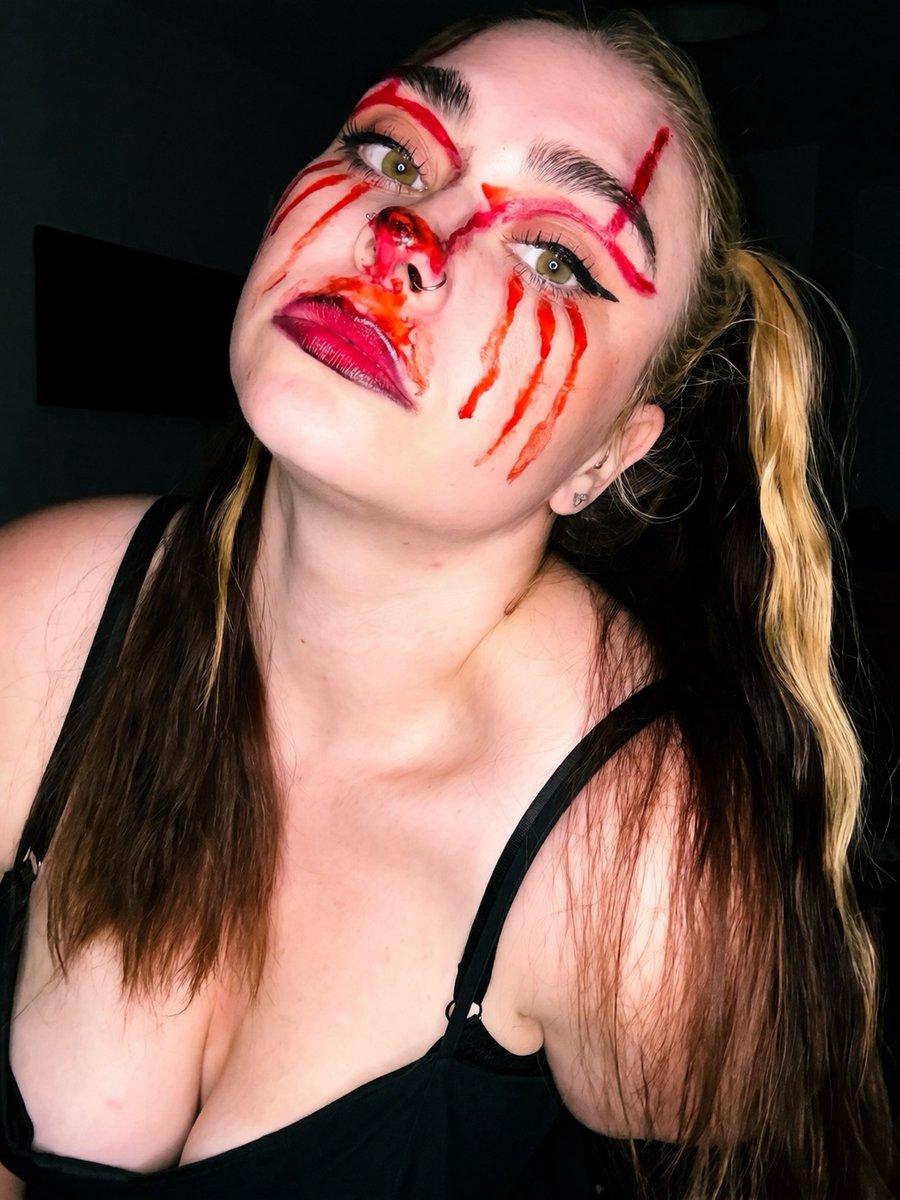Velvetshadow28's tweet photo. “We all go a little mad sometimes…” 🩸
Drop your favourite horror film line below 👻🎃 https://t.co/HwN59XeOXM