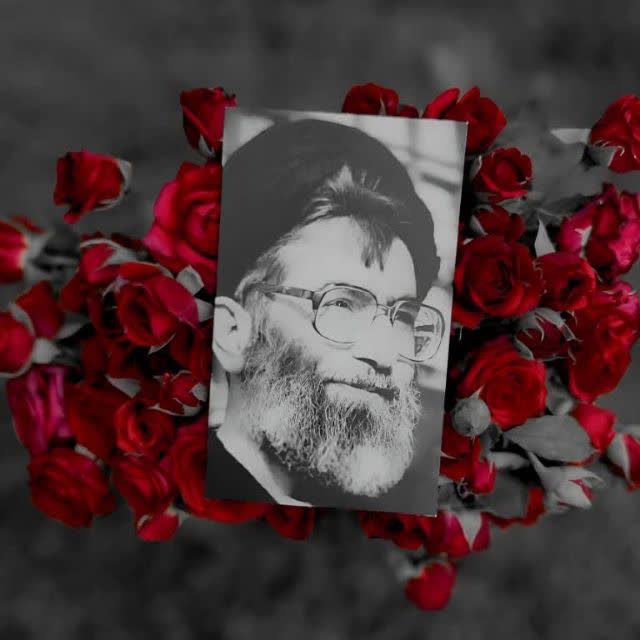m24381141's tweet photo. مَردیم به دنبال خطر میگردیم
هر چه بکشید زنده تر میگردیم

آری شهییییید را مررررگ پایان نیست
چون رهبرمان دوباره برمیگردیم
#مهر_مقاومت 
#روایت_نصر https://t.co/PVgyMeRkyP