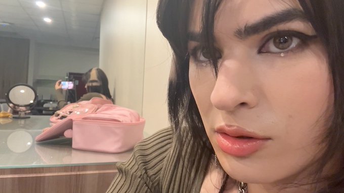 miserabletea157's tweet photo. She was serving insane amounts of 26 year old transgender Filipino here https://t.co/nfTzoMKrfV