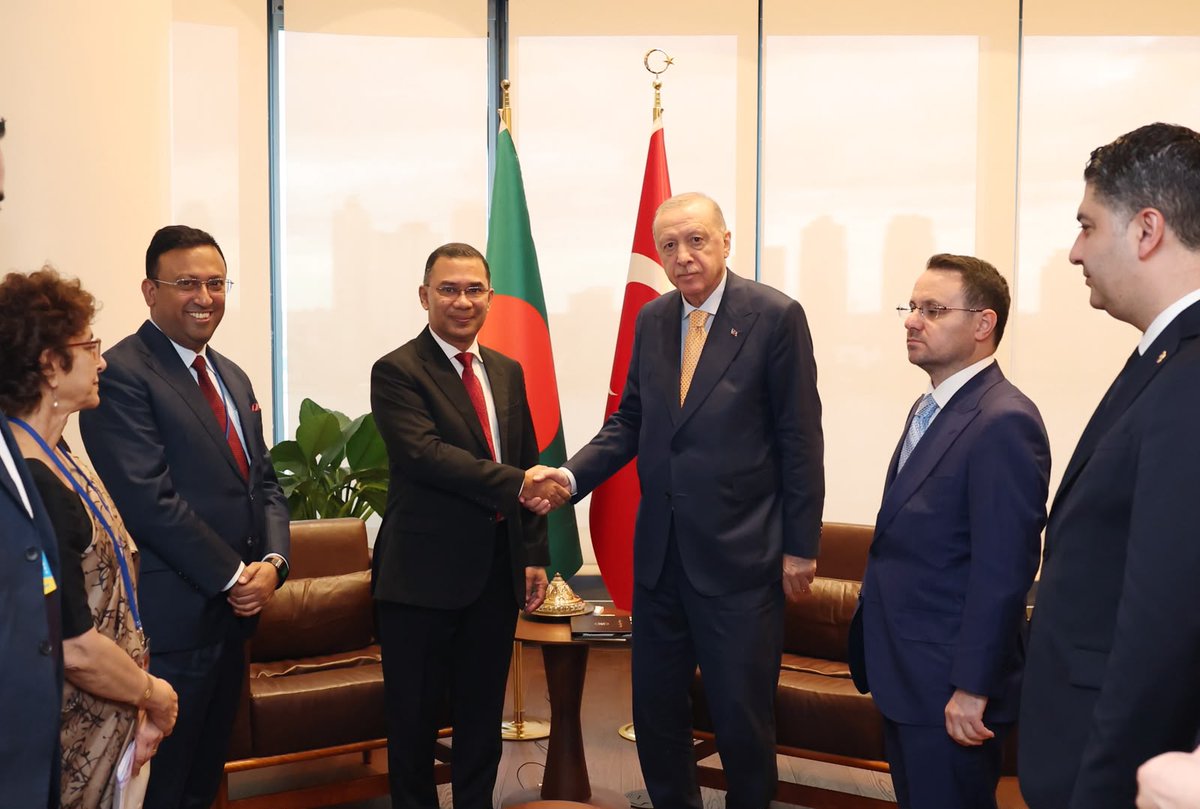 Akparti's tweet photo. Cumhurbaşkanımız Sayın Recep Tayyip Erdoğan, Bangladeş Başbakanı Tarık Rahman ile görüştü. https://t.co/YV7qi8Reec